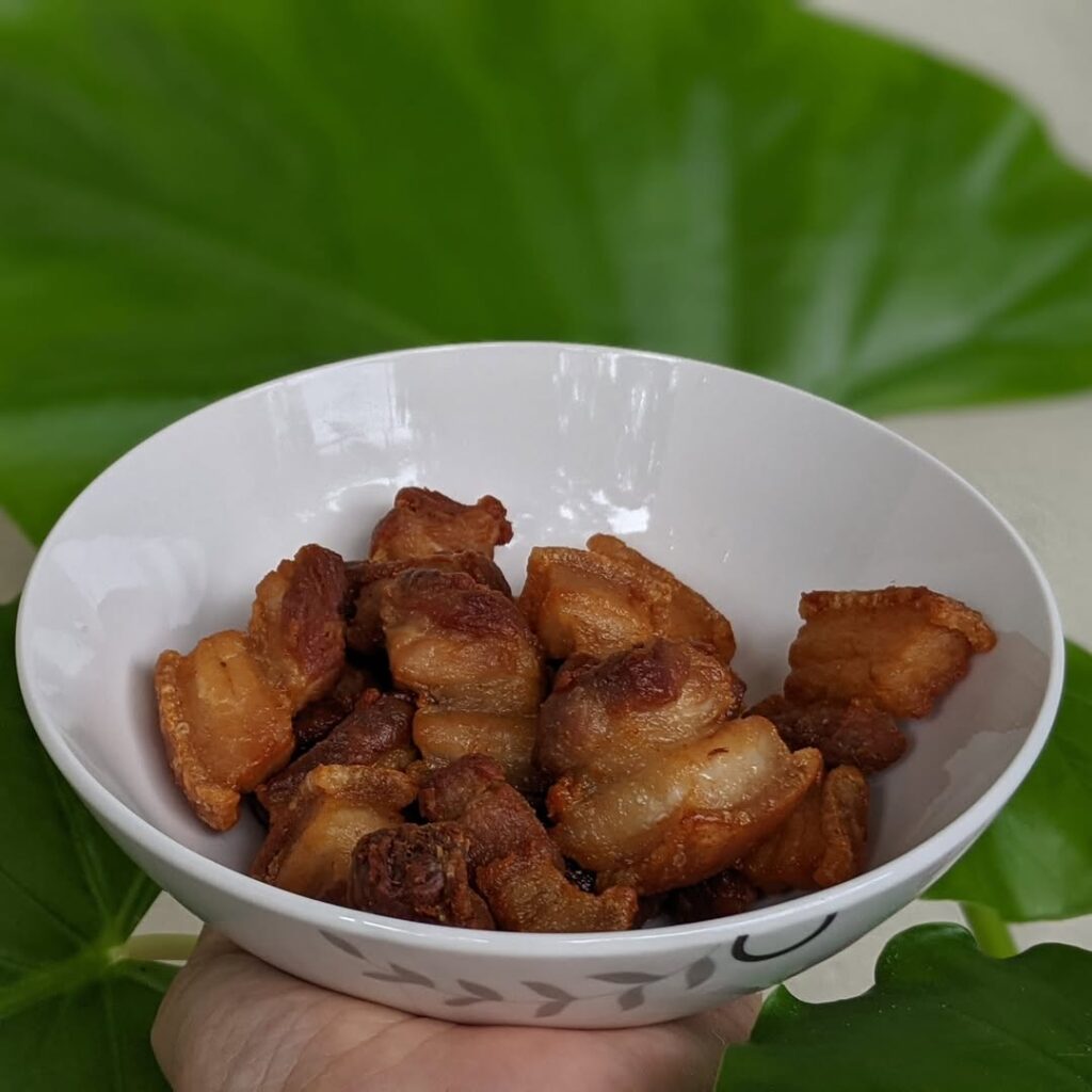 สามชั้นทอดน้ำปลา