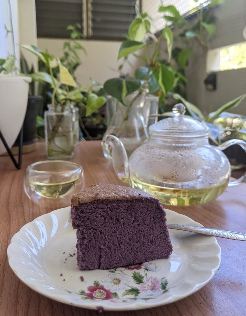 ชาส้มและเค้กมันม่วง